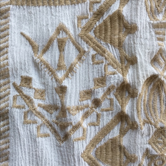 XL Embroidered Tank - Picture 2 of 6